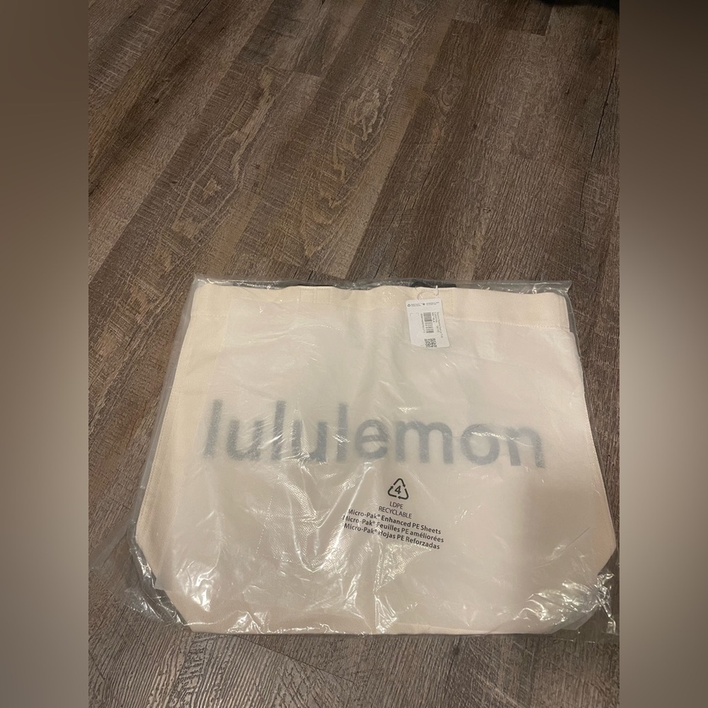 lululemon canvas tote bag NWT